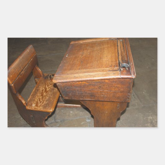 古い木製のスクールデスクとチェアステッカー 長方形シール (正面)