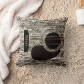 古い木製の上のアコースティックギター クッション (ブランケット)