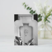 古い木製の教会ピューアウトドアサイドビューBW ポストカード (スタンド正面)