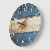 古い木製の穀物のアルゼンチンの旗 ラージ壁時計 (傾斜)