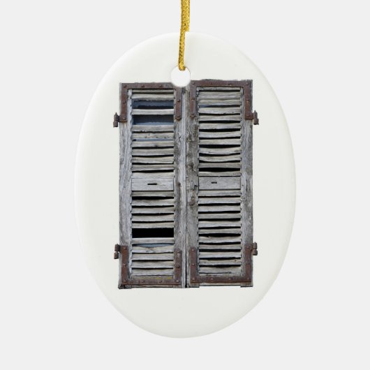 古い木製シャッターが付いている閉鎖した窓 セラミックオーナメント (正面)