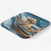 古い木製ボートを運転するゴールデンレトリバー ペーパープレート (傾斜あり)