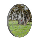 古い木造の小屋 ダーツボード (正面左)