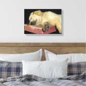 古い本の上で眠っているゴールデンレトリバー キャンバスプリント (インサイチュ (寝室))