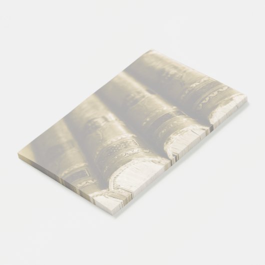 古い本の山 ポストイット (アングル)