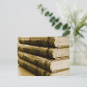 古い本の山 ポストカード (スタンド正面)