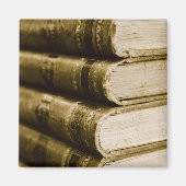 古い本の山 マグネット (正面)