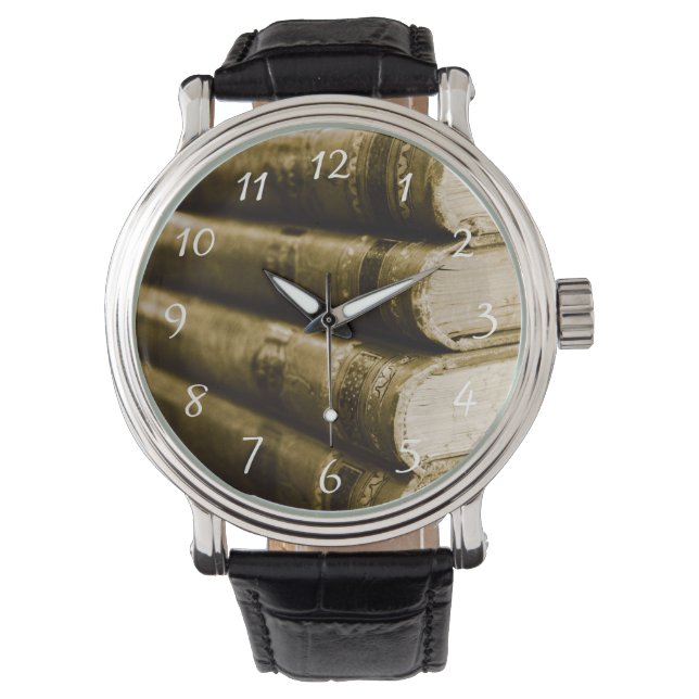 古い本の山 腕時計 (正面)