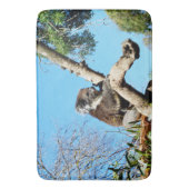 古い松の木にオーストラリア産のコアラクマがいる。 バスマット (正面縦)