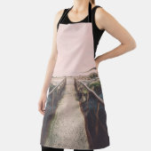 古い橋は、海港の近くに錆びた金属レールを持つ。V エプロン (インサイチュ)