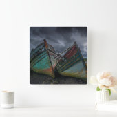 古い漁船 スクエア壁時計 (ホーム)