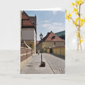 古い町の歩行 カード (黄色い花)