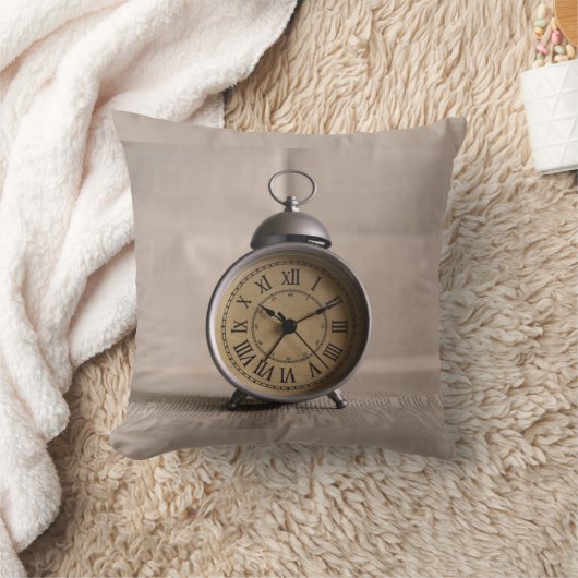 古い目覚まし時計リバーシブル クッション (ブランケット)