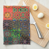 古い緑とサンゴから茶色の万華鏡のように千変万化するパターンモザイク キッチンタオル (四つ折り)