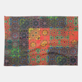 古い緑とサンゴから茶色の万華鏡のように千変万化するパターンモザイク キッチンタオル (横)