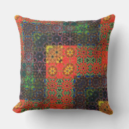 古い緑とサンゴから茶色の万華鏡のように千変万化するパターンモザイク クッション