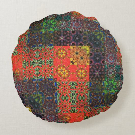 古い緑とサンゴから茶色の万華鏡のように千変万化するパターンモザイク ラウンドクッション (裏面)