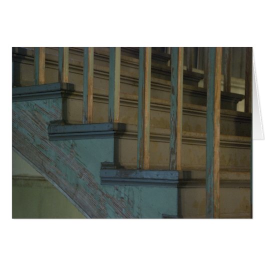 古い緑の木製の階段 (正面横)