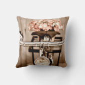 古い自転車と花ぼやけがバックグラウンドで クッション (裏面)