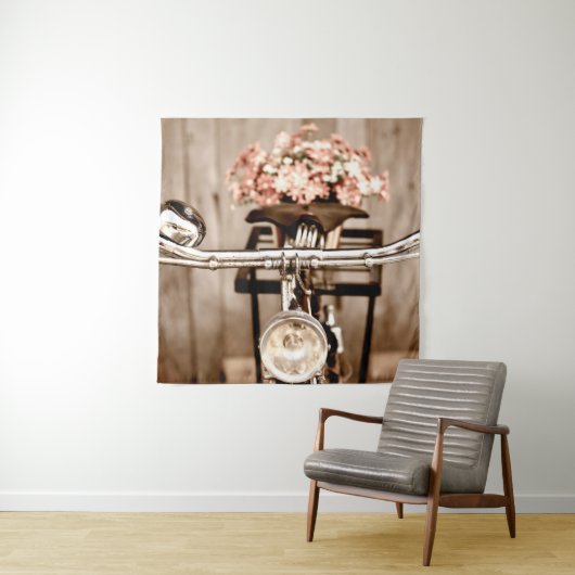 古い自転車と花ぼやけがバックグラウンドで タペストリー (インサイチュ)