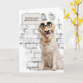 古い誕生日を取得するためのゴールデンレトリバー カード (黄色い花)