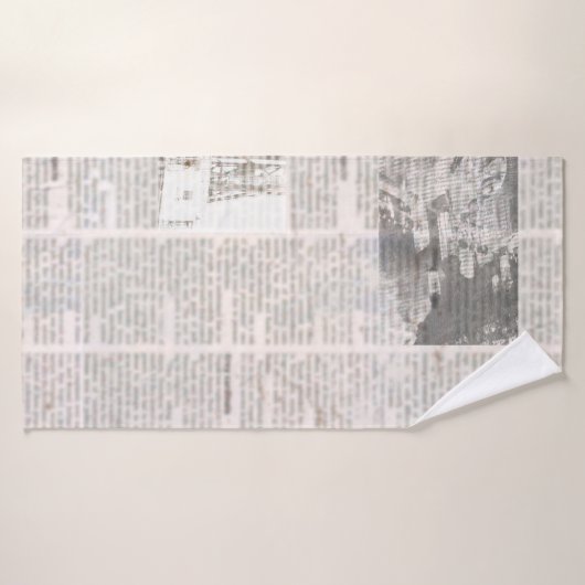 古い読めない文字の新聞ヴィンテージグランジ バスタオル (バスタオル)