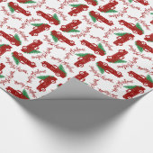 古い赤いトラックの新鮮な切り木はクリスマスを楽しむ ラッピングペーパー (角)
