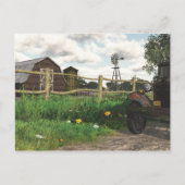 古い赤い納屋と錆びたトラックの葉書 ポストカード (正面)