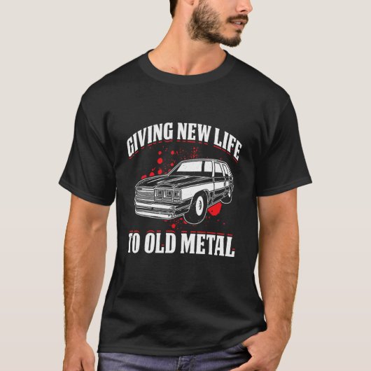 古い車を復元するクラシック車の愛好家 Tシャツ (正面)