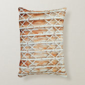 古い鉄のドアのパネルは錆びている。抽象芸術、アンティーク、 アクセントクッション (正面(垂直))