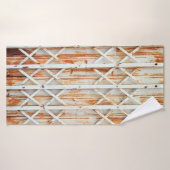 古い鉄のドアのパネルは錆びている。抽象芸術、アンティーク、 バスタオル (バスタオル)