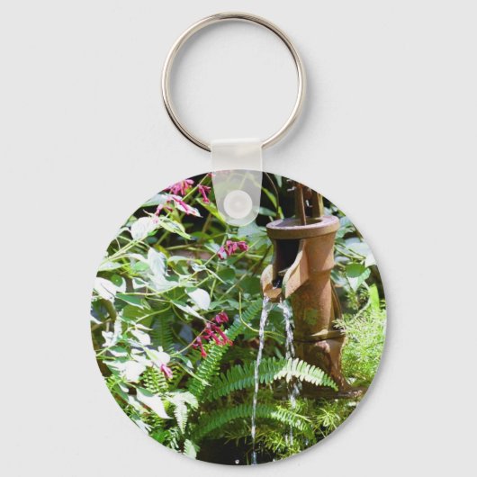 古い鉄ポンプ噴水 キーホルダー (正面)