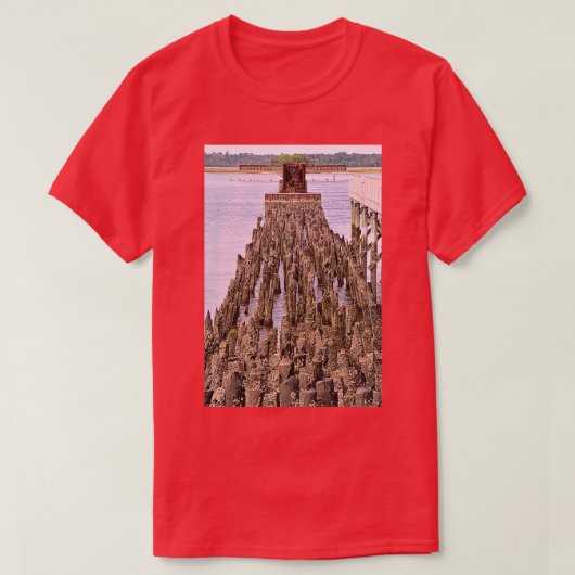 古い鉄道のトレッスルの杭 Tシャツ (デザイン正面)