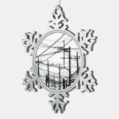 古い電話と電源ライン スノーフレークピューターオーナメント (右)