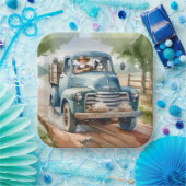 古い青いトラックの中の男と犬 ペーパープレート (パーティー)