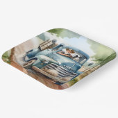 古い青いトラックの中の男と犬 ペーパープレート (傾斜あり)