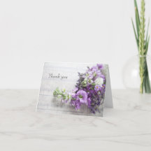 古い音楽の上にラベンダー色の感謝してい花が