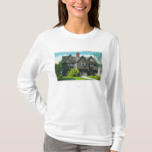 古い魔法使いの家の外観 Tシャツ