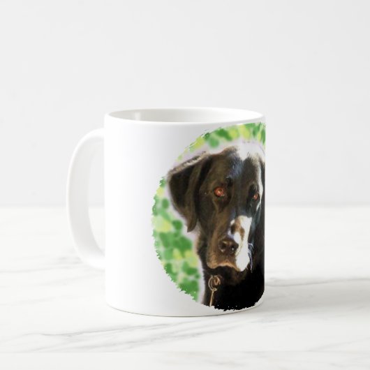 古い黒いラブラドールの写真のギフトをパーソナライズできる コーヒーマグカップ (正面左)