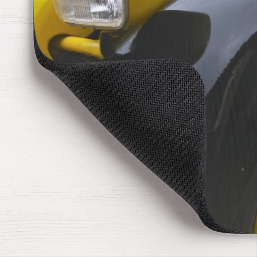 古い黒と黄色のシトロエン2CV 2 CV マウスパッド (コーナー)