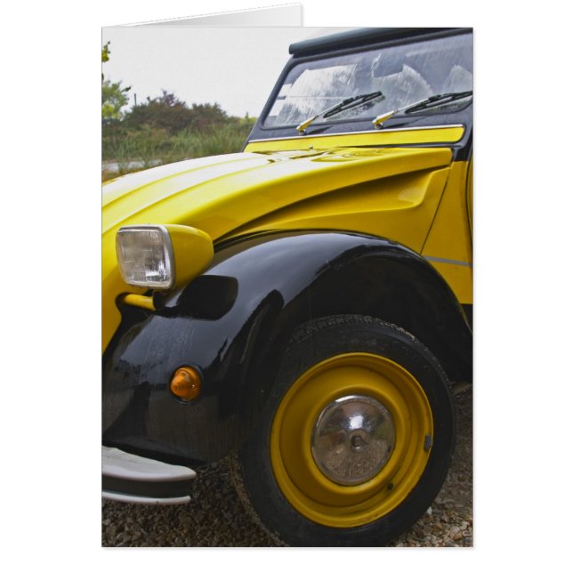古い黒と黄色のシトロエン 2CV 2 CV、 (正面)
