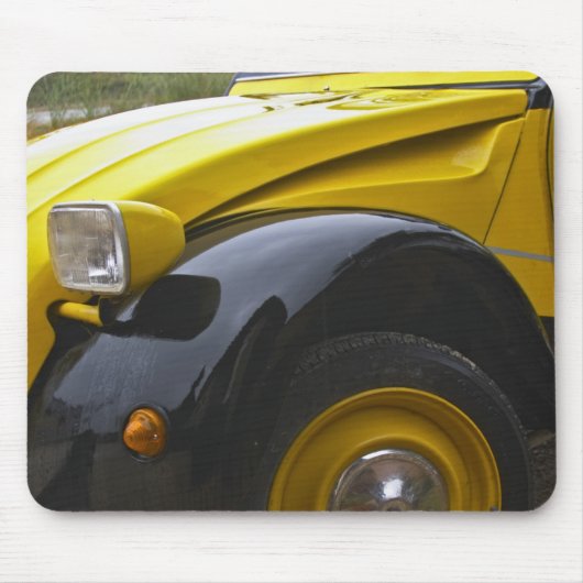 古い黒と黄色のシトロエン 2CV 2 CV、 マウスパッド (正面)