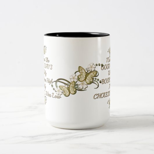 古き良き日女性のユーモアのマグカップ ツートーンマグカップ (中央)