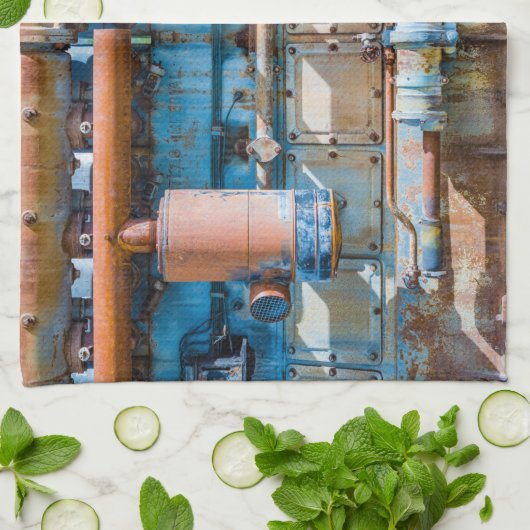 古くて錆びたアトラス帝国ディーゼルエンジンInde キッチンタオル (折り畳み)