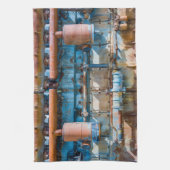 古くて錆びたアトラス帝国ディーゼルエンジンInde キッチンタオル (縦)