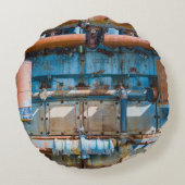 古くて錆びたアトラス帝国ディーゼルエンジンInde ラウンドクッション (裏面)