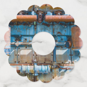 古くて錆びたアトラス帝国ディーゼルエンジンInde ワイングラスタグ