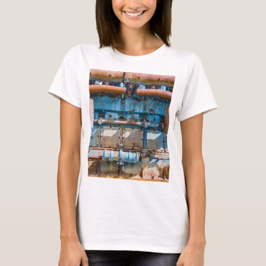 古くて錆びたアトラス帝国ディーゼルエンジンInde Tシャツ (正面)