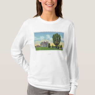 古くフランスのな城のイエズス会士のチャペルのインテリア Tシャツ