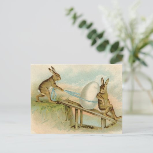 古く旧式なヴィンテージのハッピーイースターのウサギおよび卵 シーズンポストカード (スタンド正面)